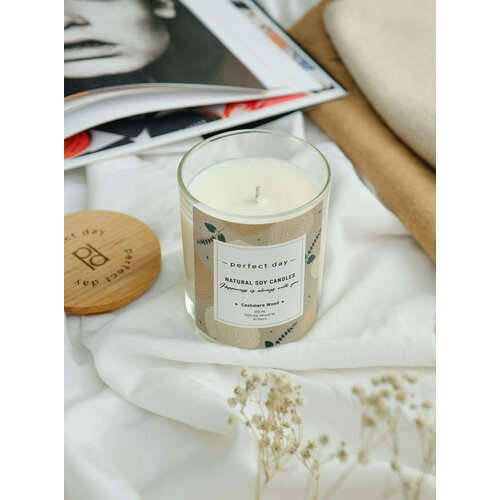 Свеча ароматическая Cashmere Wood/ Кашемировое дерево, хлопковый фитиль