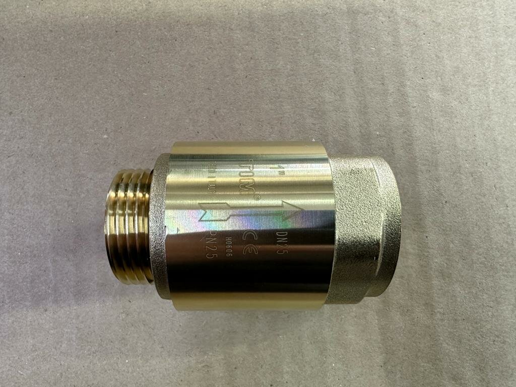 Обратный клапан с металлическим оком TIM 1" гайка - уцер