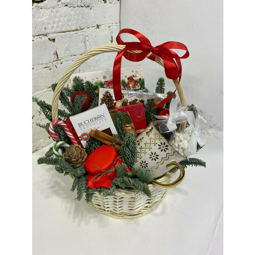 Новогодняя подарочная корзина №11