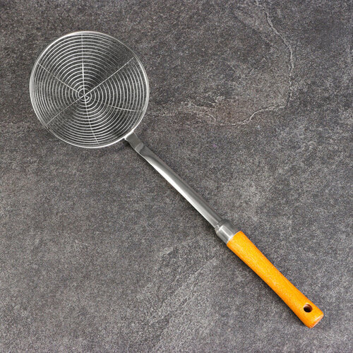 Дуршлаг-сито с деревянной ручкой 41см диаметр 13см глубина 35см 845₽