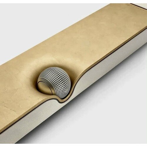 золотистый