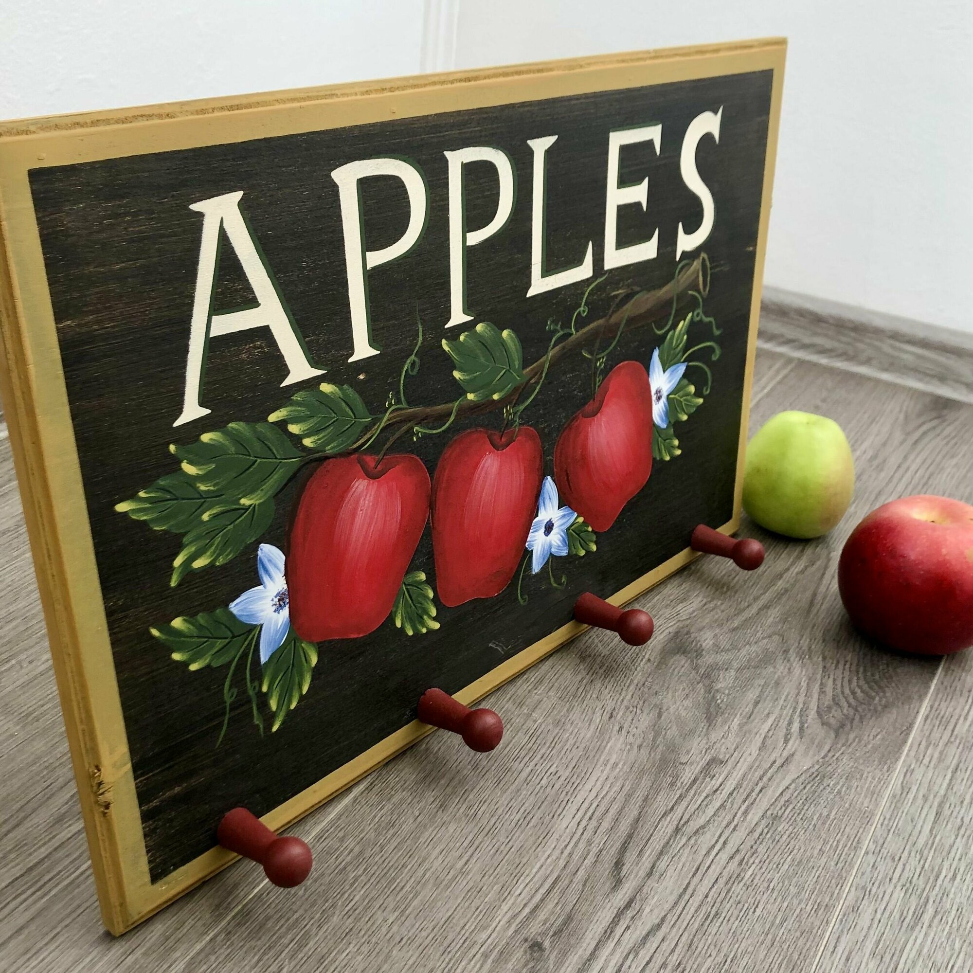 Вешалка настенная "APPLES"с крючками, МДФ, 44х28,5х6 см - фотография № 6