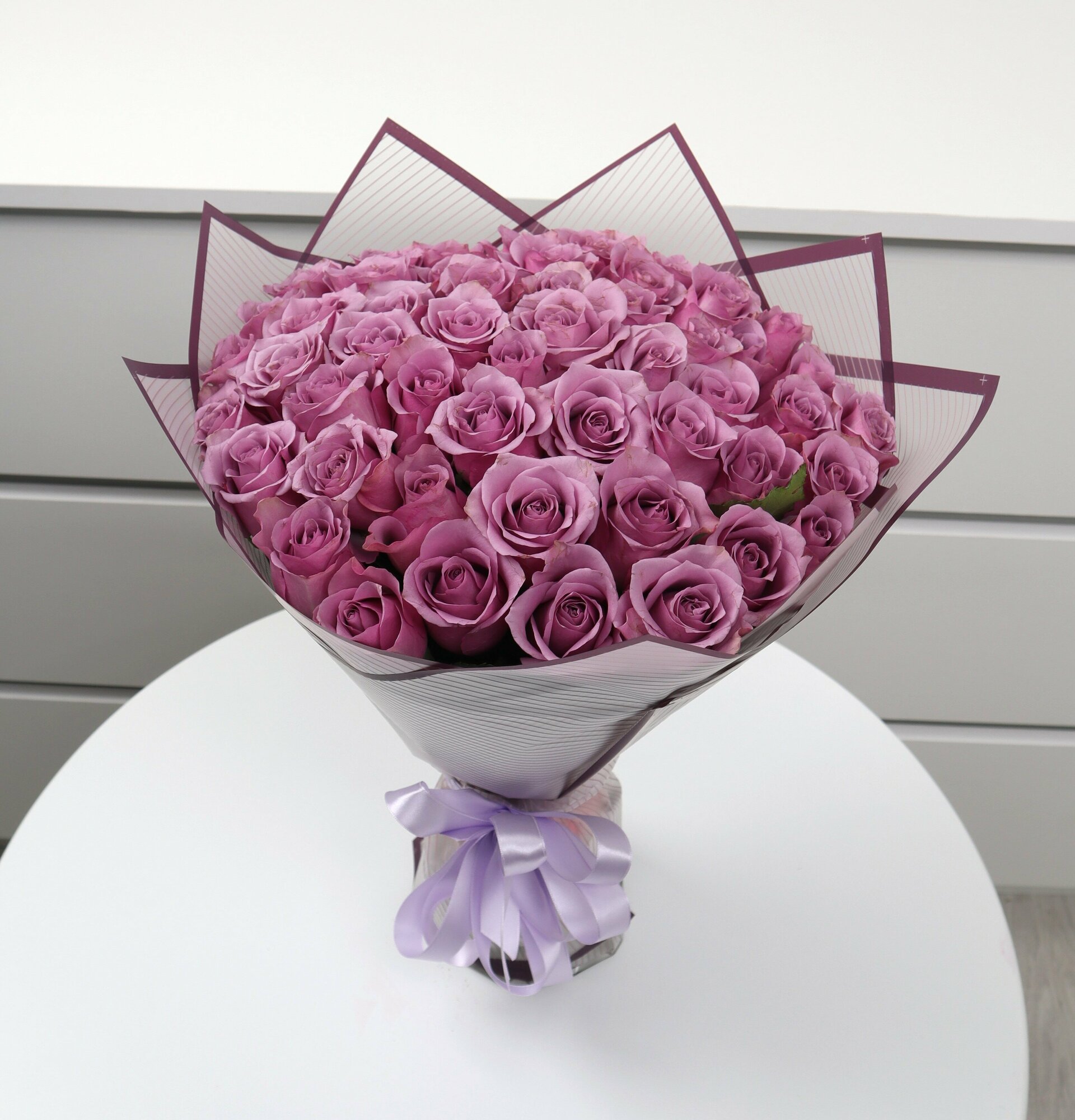 Монобукет THE FLOREAL 51 сирен. роза высота 40 см аквабокс бант пленка