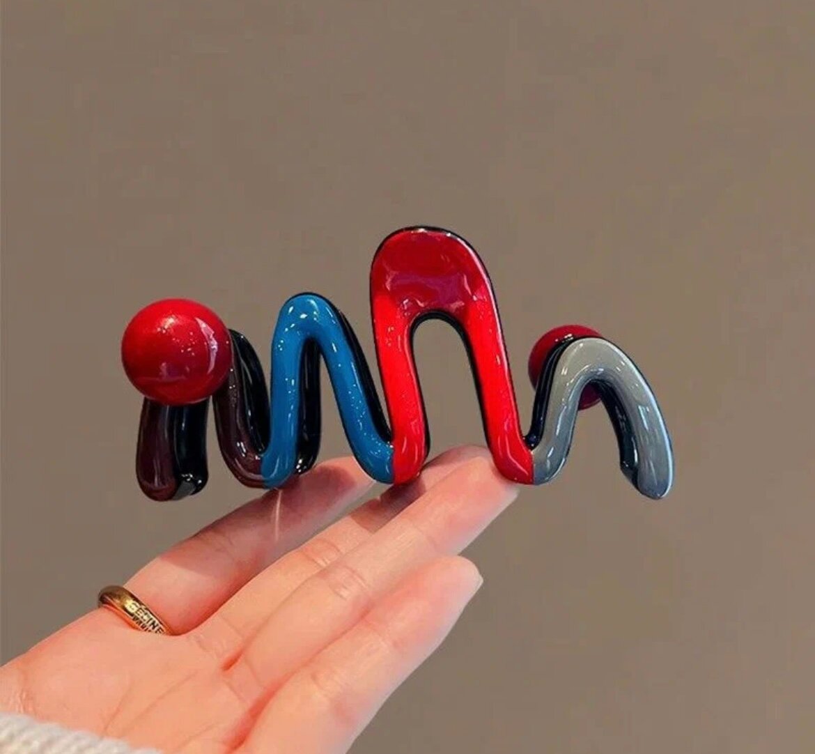 Стильный двухцветный волнистый краб для волос от бренда POKO FOSCA