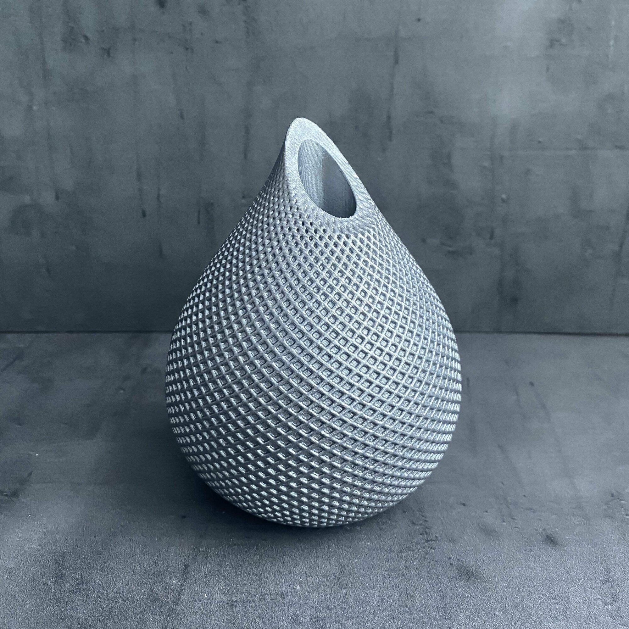 Мини-ваза "Капля" из гипса, серебристого цвета, высота 13 см