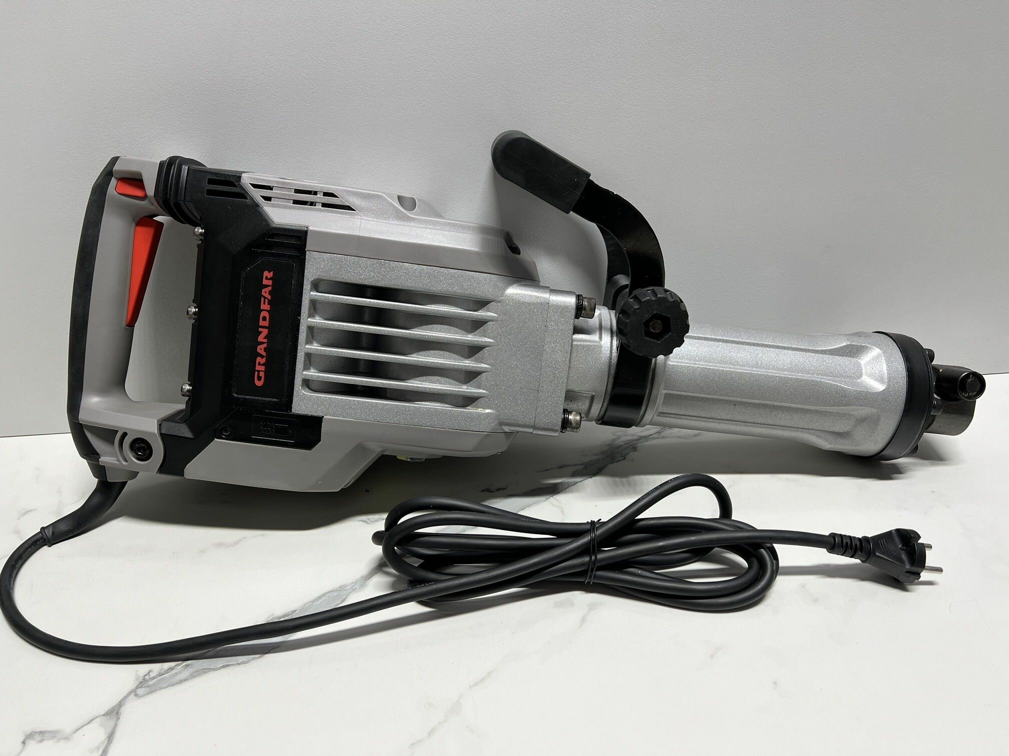 Отбойный молоток 1900 вт 50 дж 1450 уд/мин электрический GSH 65-1900 G1 GRANDFAR