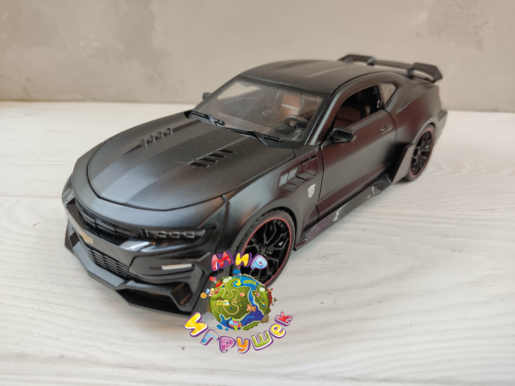 Коллекционная машинка Chevrolet camaro, с открывающими дверьми и капотом