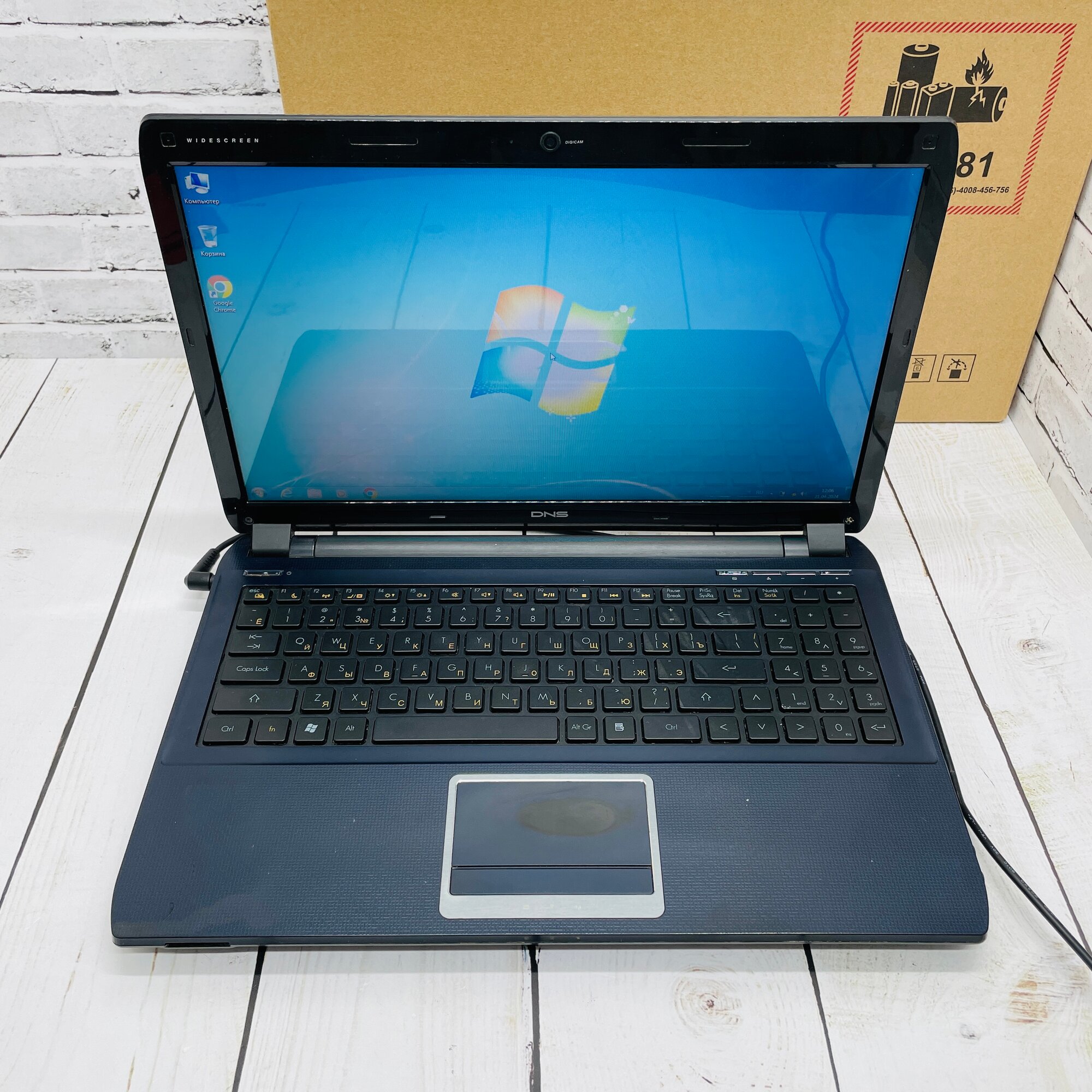 Игровой ноутбук DNS TWC-N13 - 15.6", Intel Core I3-2330M, 4Gb DDR3, 320Gb HDD, GeForce GT610M