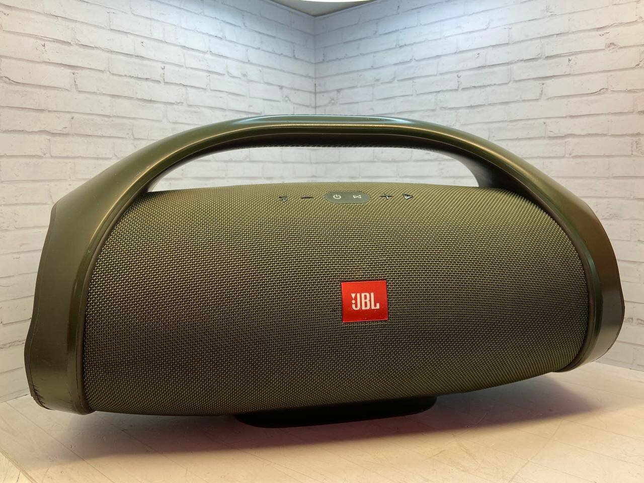 Портативная колонка JBL Boombox