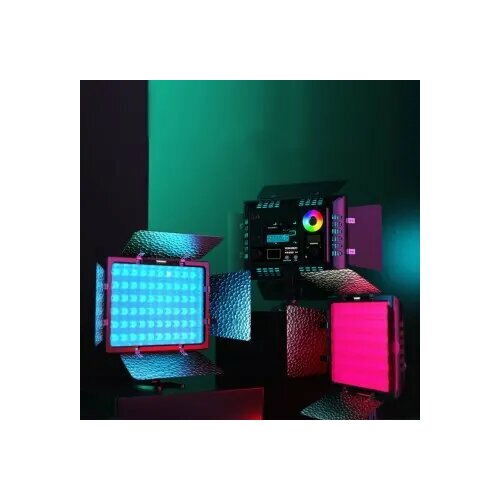 Светодиодный RGB-осветитель YONGNUO YN300 IV LED RGB 3200K-5500K 1799900₽