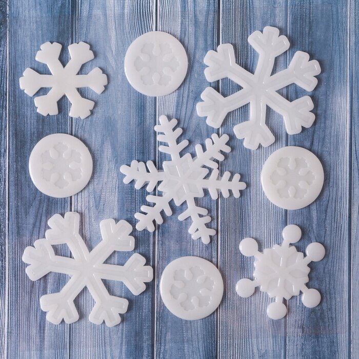 Интерьерные наклейки Зимнее волшебство "Белые снежинки", на стекло, 18,5х18,5 см, 9 шт