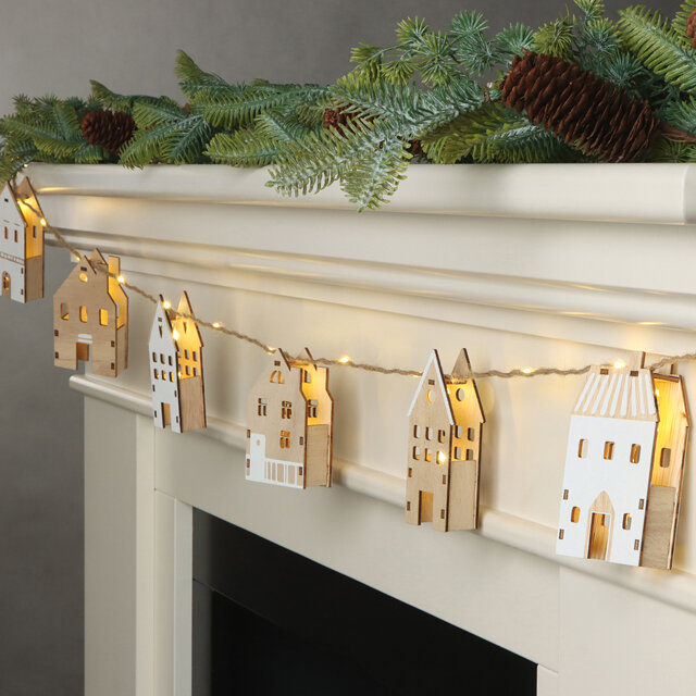 фото Boltze Светодиодная гирлянда на батарейках Домики 1.6 м, теплые белые LED лампы, таймер, IP20 2027791