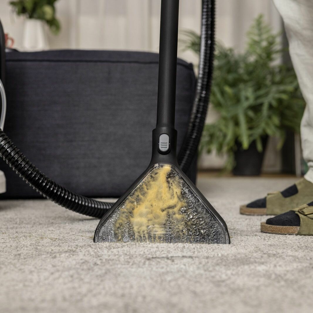 Моющий пылесос для дома Karcher SE 4 Plus для сухой и влажной уборки (химчистки) + средство RM 760, 800 гр, 1 многоразовый фильтр-мешок и сумка для аксессуаров VELERCART — фото 1