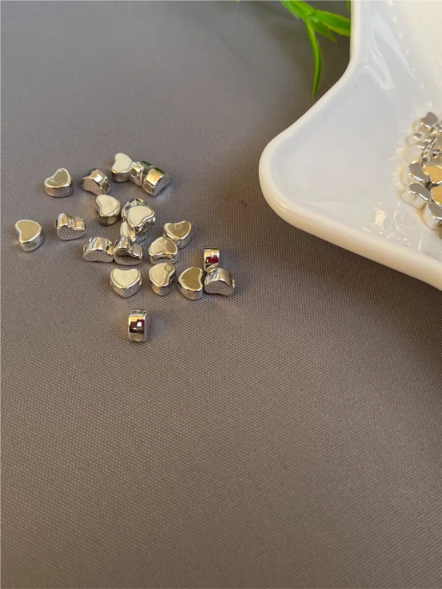 Бусины "Сердечки", акриловая смола, фигурные, 7х6 мм, 100 штук — фото 1