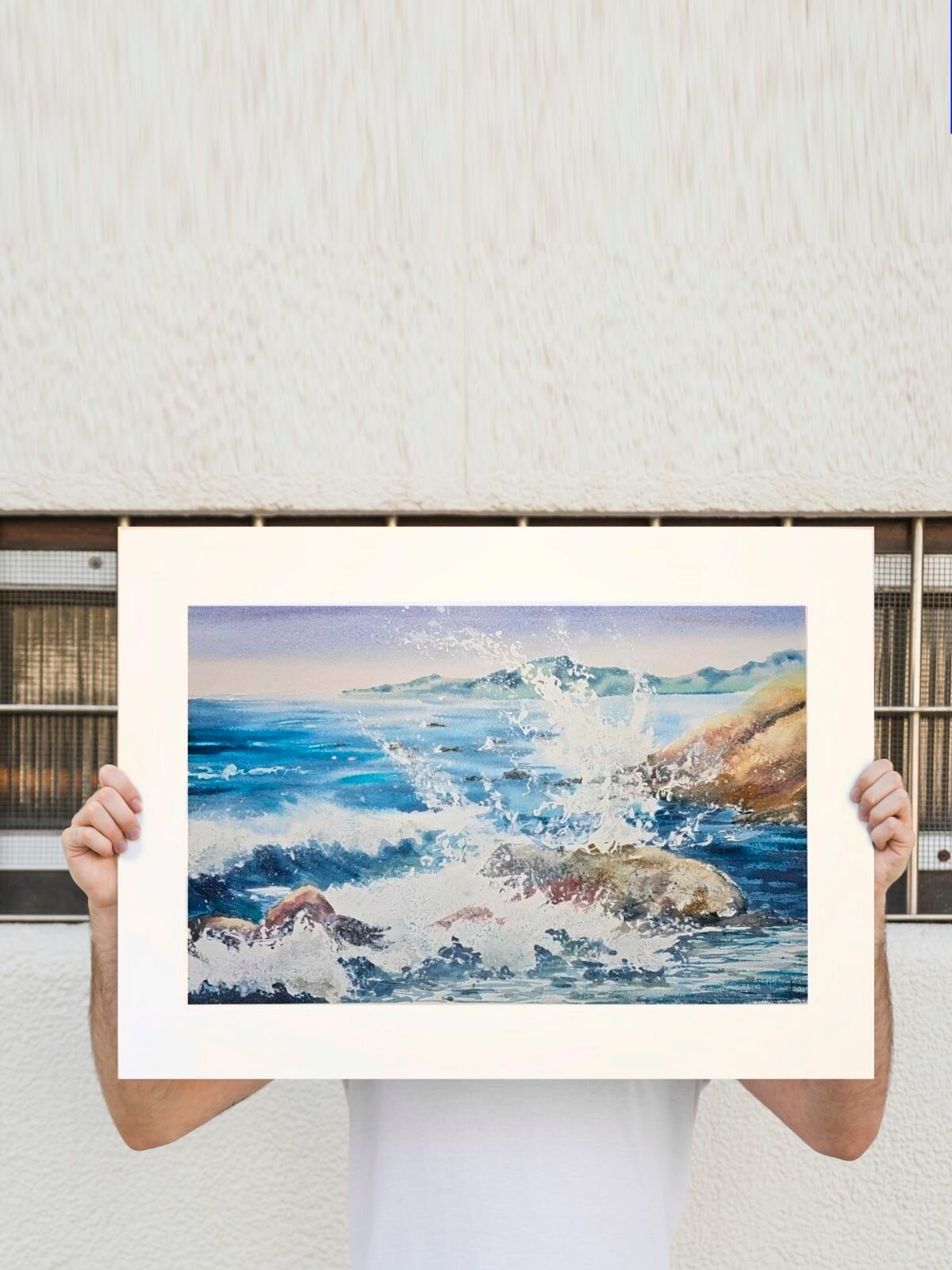 Картина авторская акварельная в паспарту 40х50 см на стену для интерьера "Разбиваясь о каменистый берег"