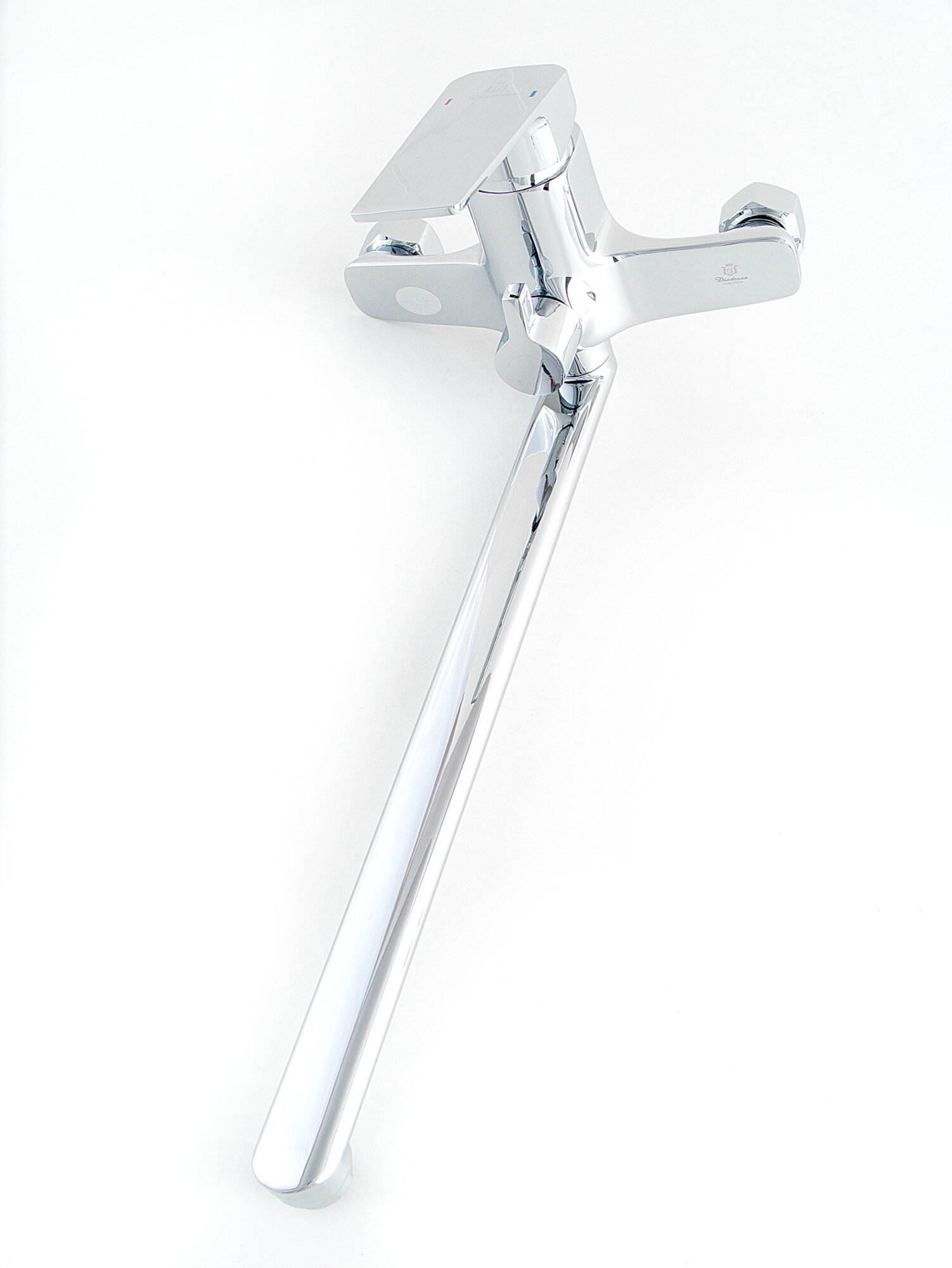 Смеситель для ванны Diadonna, латунный, с длинным поворотным изливом — фото 1