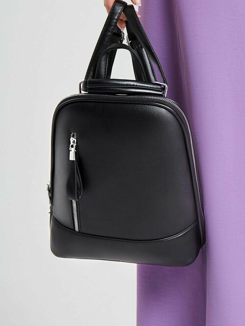 Рюкзак  женский кожаный городской, фактура гладкая, лаковая, черный