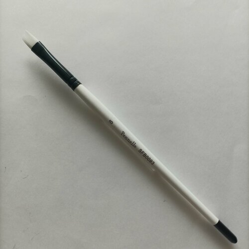 Кисть синтетика жесткая Pennelo скошенная N 8 короткая ручка Pinax