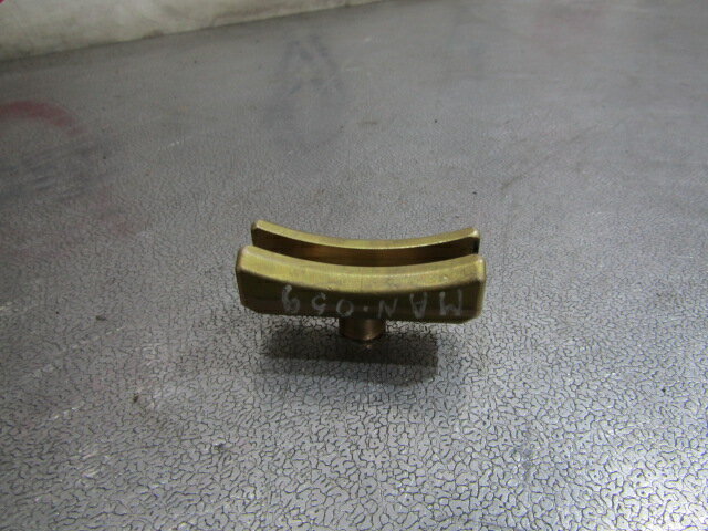 Сухарь вилки КПП ZF 12AS2130 MAN TGA, TGS, TGX