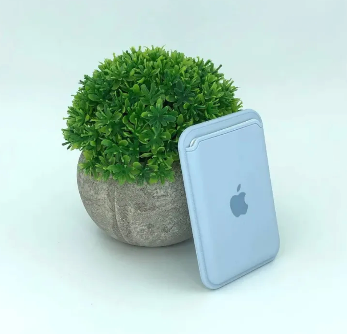 фото Лавандовый Силиконовый Картхолдер чехол-бумажник MagSafe на iPhone