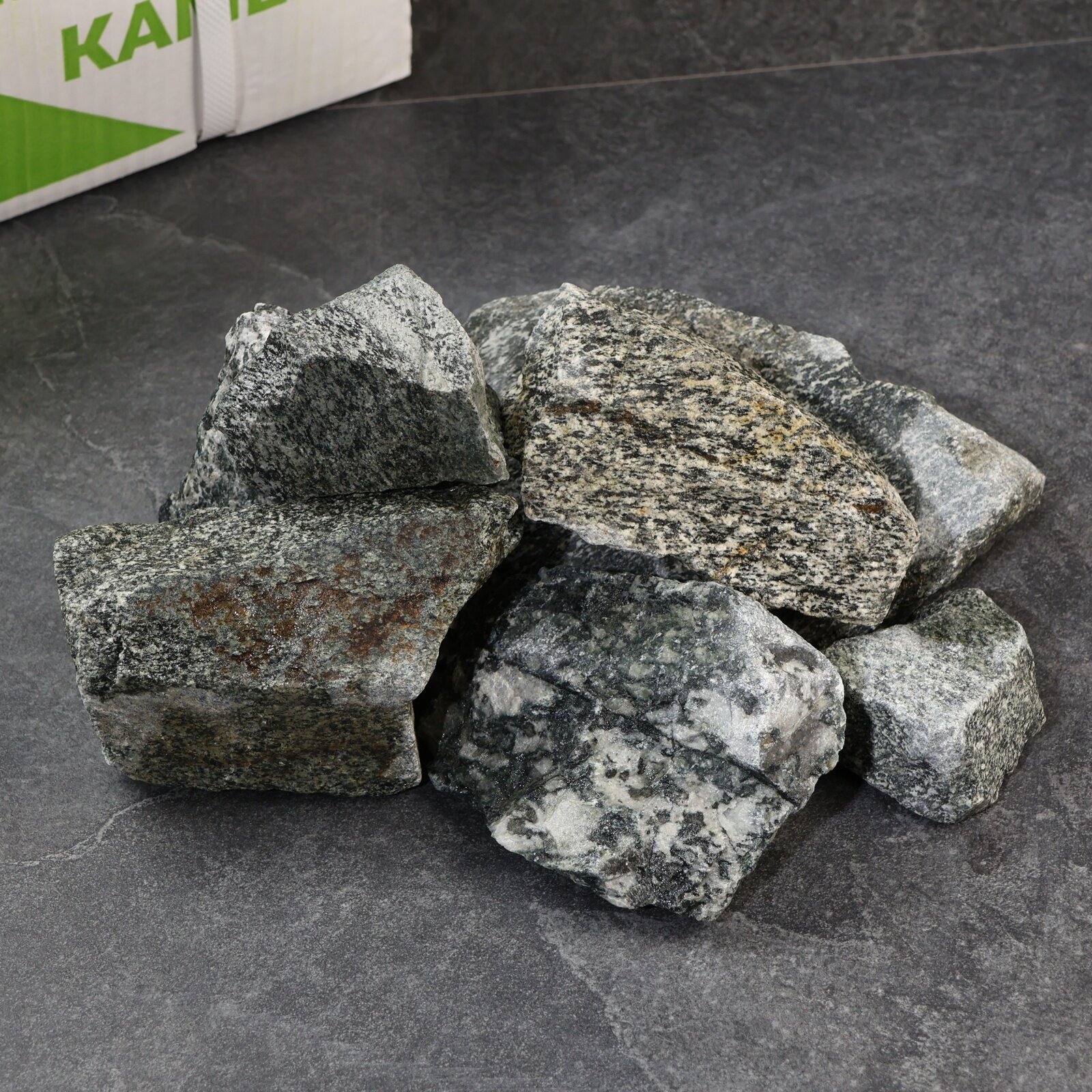 Камень для бани "Дунит" колотый 20 кг 10445757 .