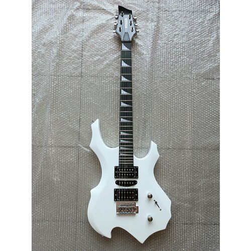 Электрогитара (гитара электрическая) G500 E-BASH белый