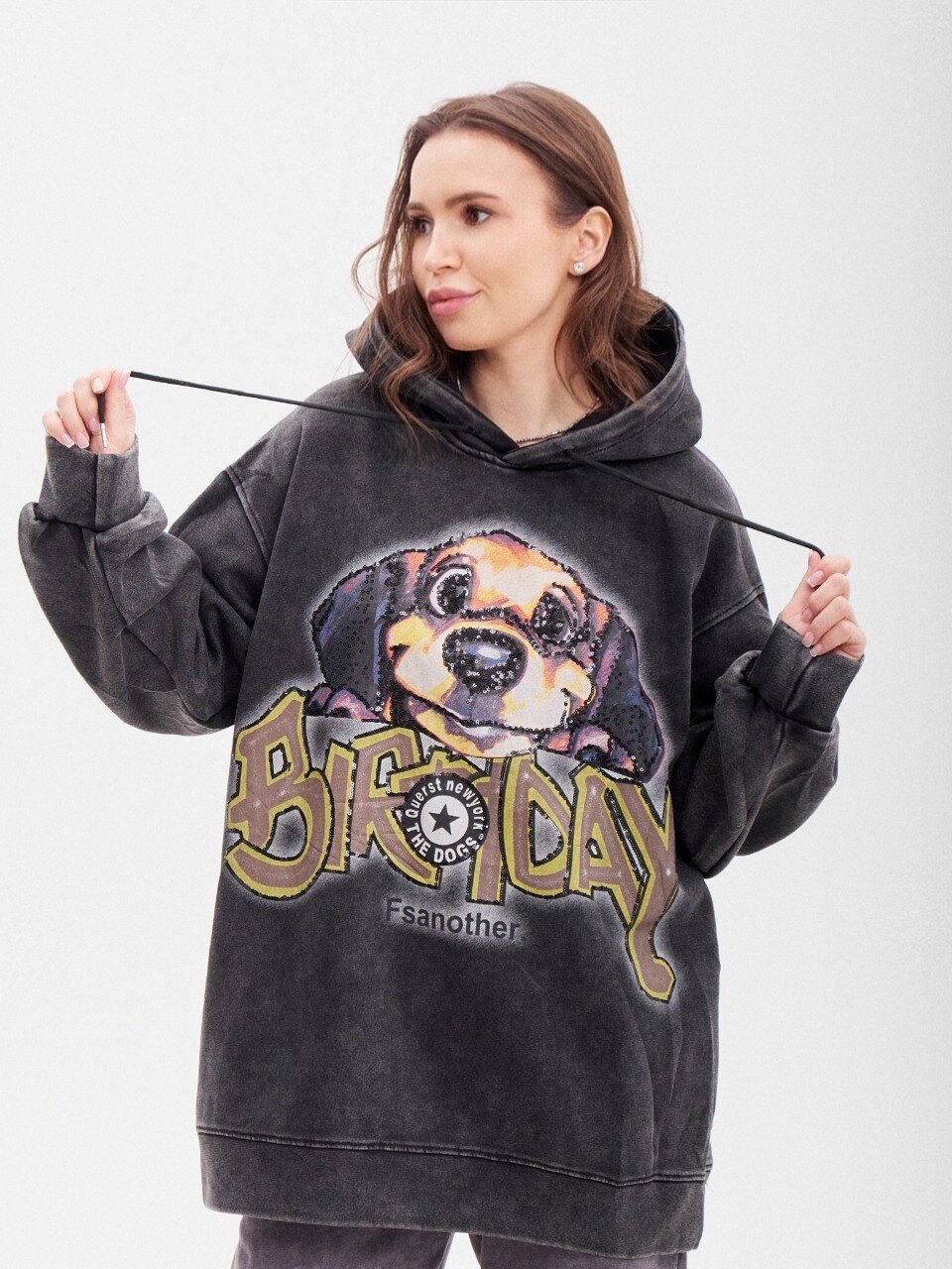 Худи  Женское худи oversize из хлопка, чёрное, с принтом «Собачка» и вышивкой пайетками (One Size 40–52)