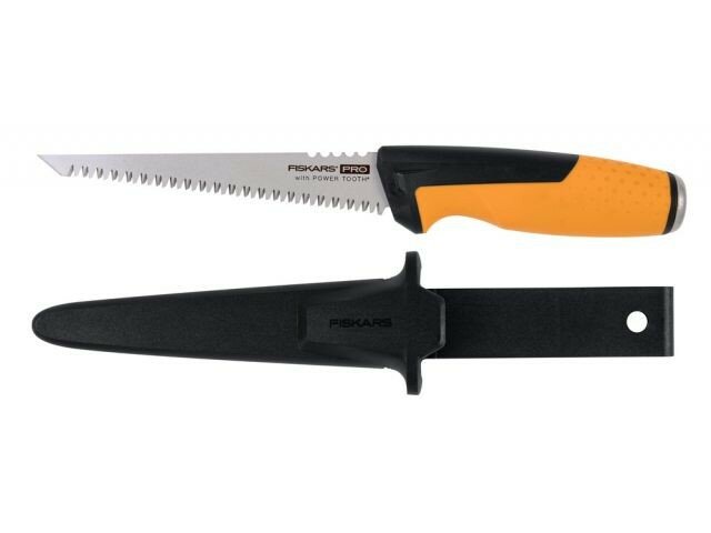 Пила Fiskars зубчатая с ножнами PowerTooth 8 зубьев на дюйм (1062935) - фотография № 1