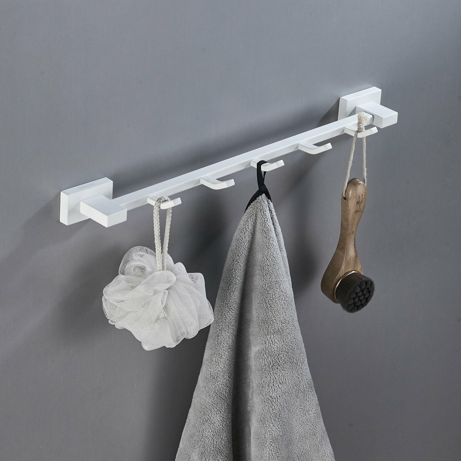 Планка Shevanik SG5651C, с крючками, латунь, цвет белый, длина 44,3 см — фото 1