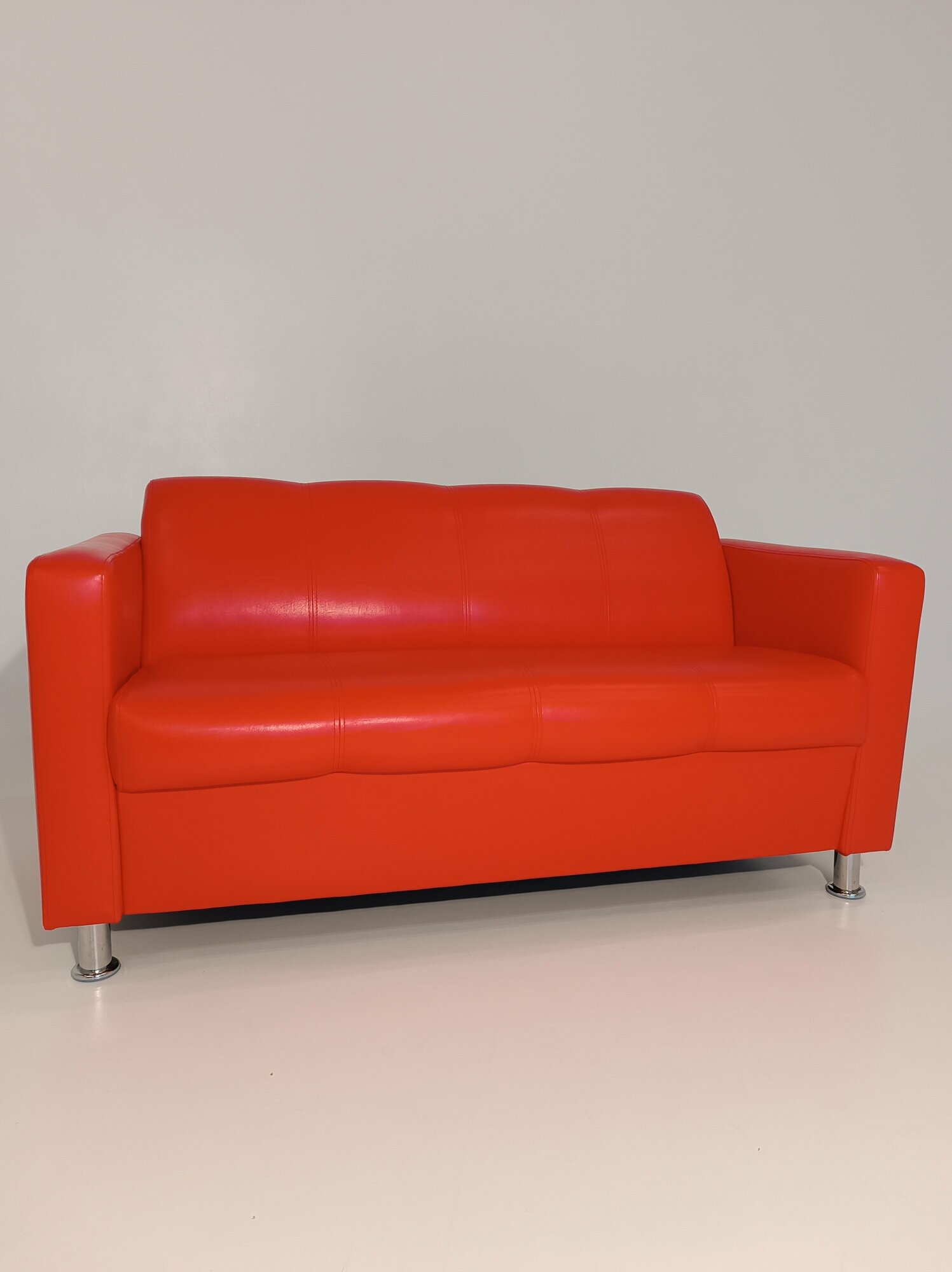 фото Диван офисный Baron, механизм Нераскладной, 140х70х73 см, красный глянцевый