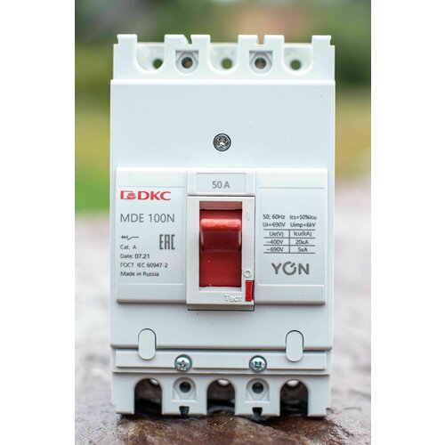 DKC YON pro Автоматический выключатель MDE100N050 3P 50А 20kA выключатель автоматический 3п 100а 20ка yon mde100n100 dkc mde100n100 mde100n100