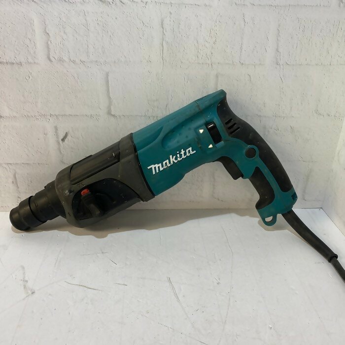 Перфоратор Makita HR2470