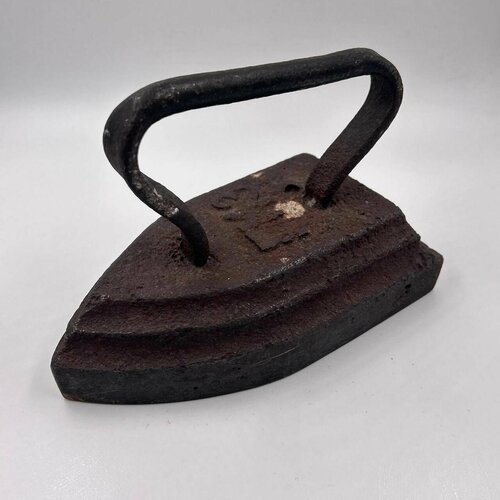 Утюг чугунный цельнолитой вес 4 кг Редкий 350000₽