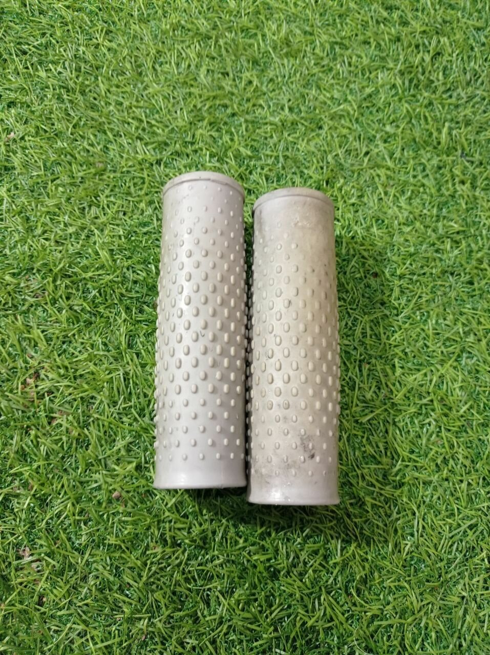 фото Грипсы (ручки резиновые) для электросамоката комплект 2 шт (левая и правая) для установки на руль Kugoo M2 PRO