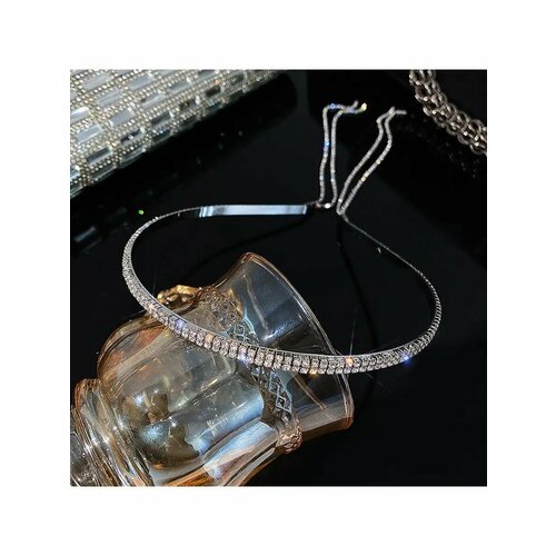 Ободок со стразами и подвесками