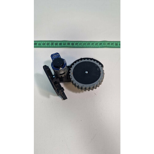 Колесо левое в сборе для робота пылесоса Redmond RV-R500 722₽