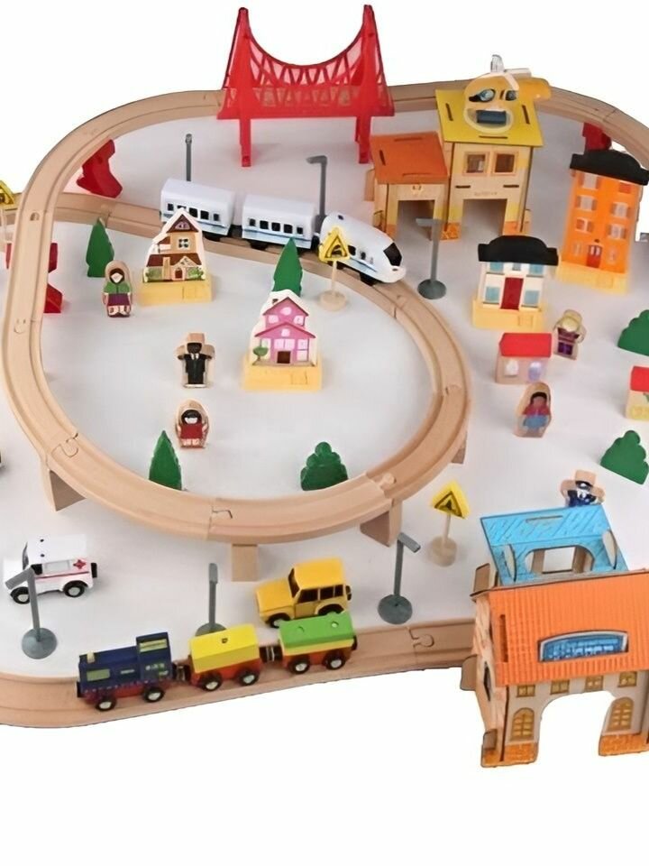 Деревянная железная дорога с электропоездом на батарейках 108 деталей