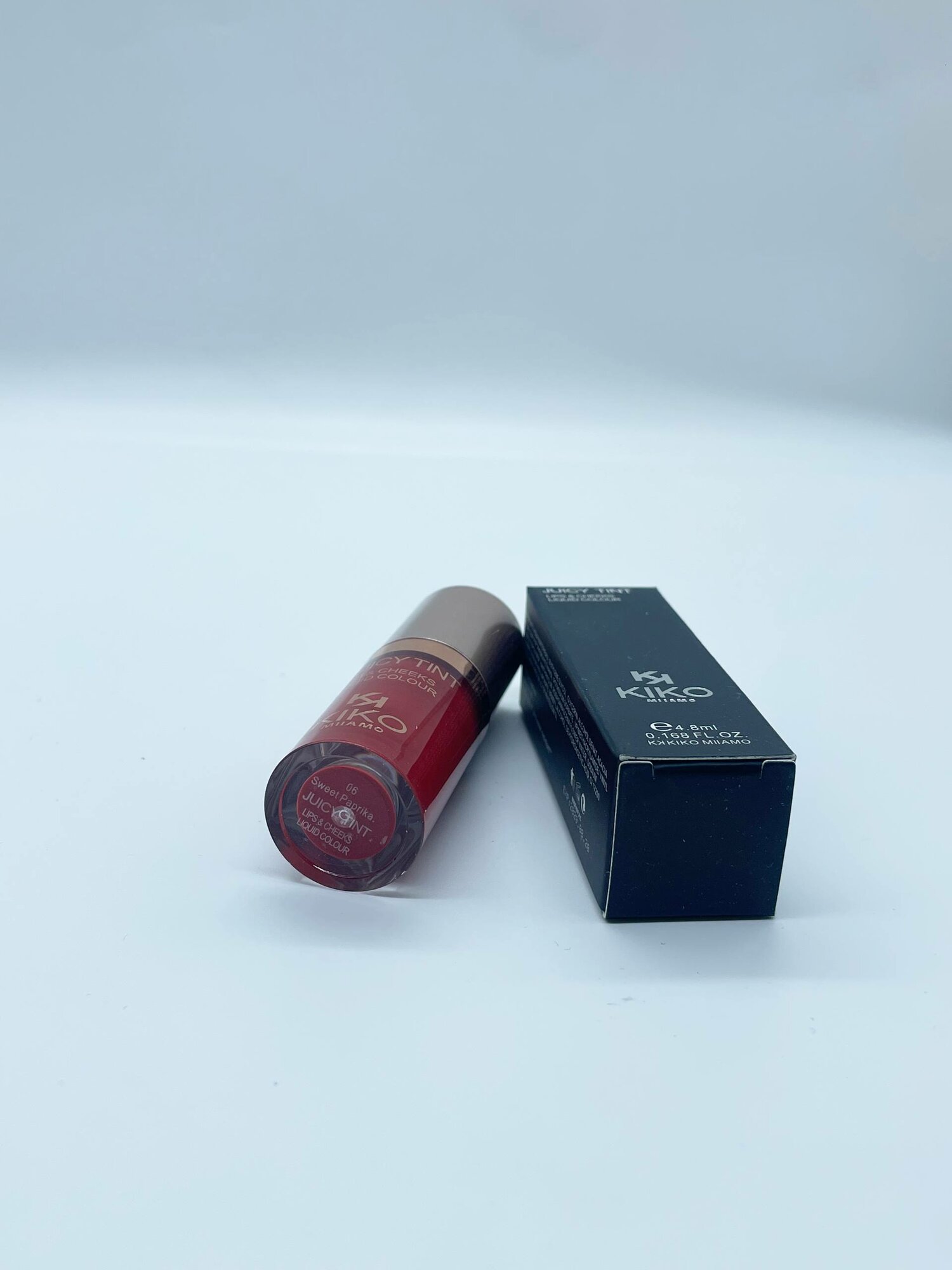 Yumshatuvchi va jiloli 3D effektli lab bo‘yog‘i (lip gloss), KIKO 06 — фото 1
