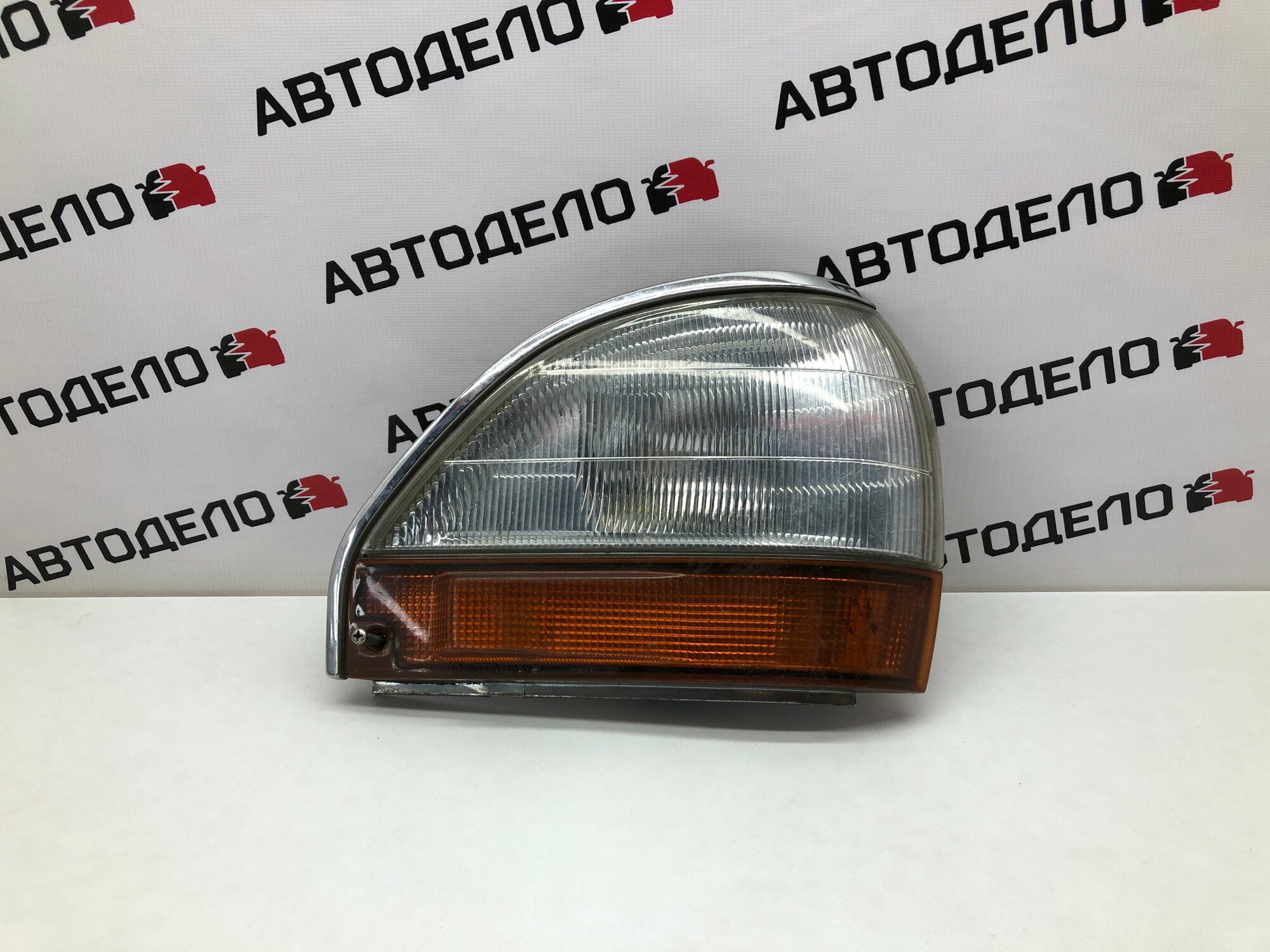 Фонарь габаритный правый Toyota Town Ace R30