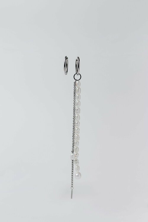 Серьги РЕСУРС моносерьга ресурс с жемчужной дорожкой и цепями, жемчуг пресноводный, размер/диаметр 19 мм, серый, серебряный