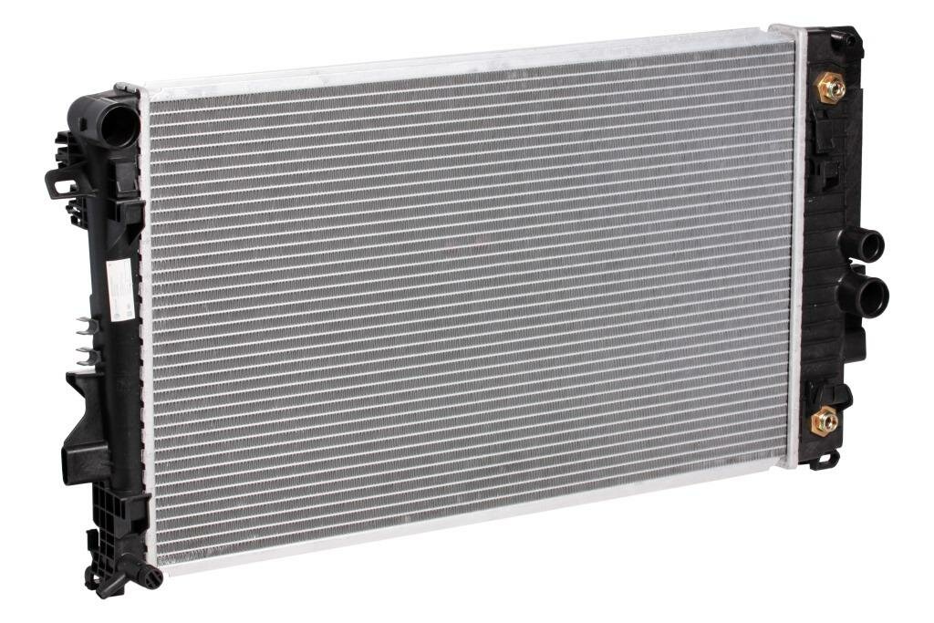 Радиатор охлаждения для автомобилей Vito/Viano (03-) 2.2CDi 3.0/3.2/3.5/3.7i AT LRc 15104 LUZAR