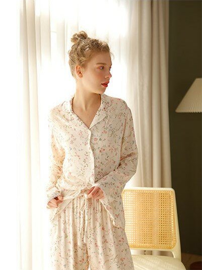 Домашний костюм-пижама шелковая женская с брюками и рубашкой - фотография № 4