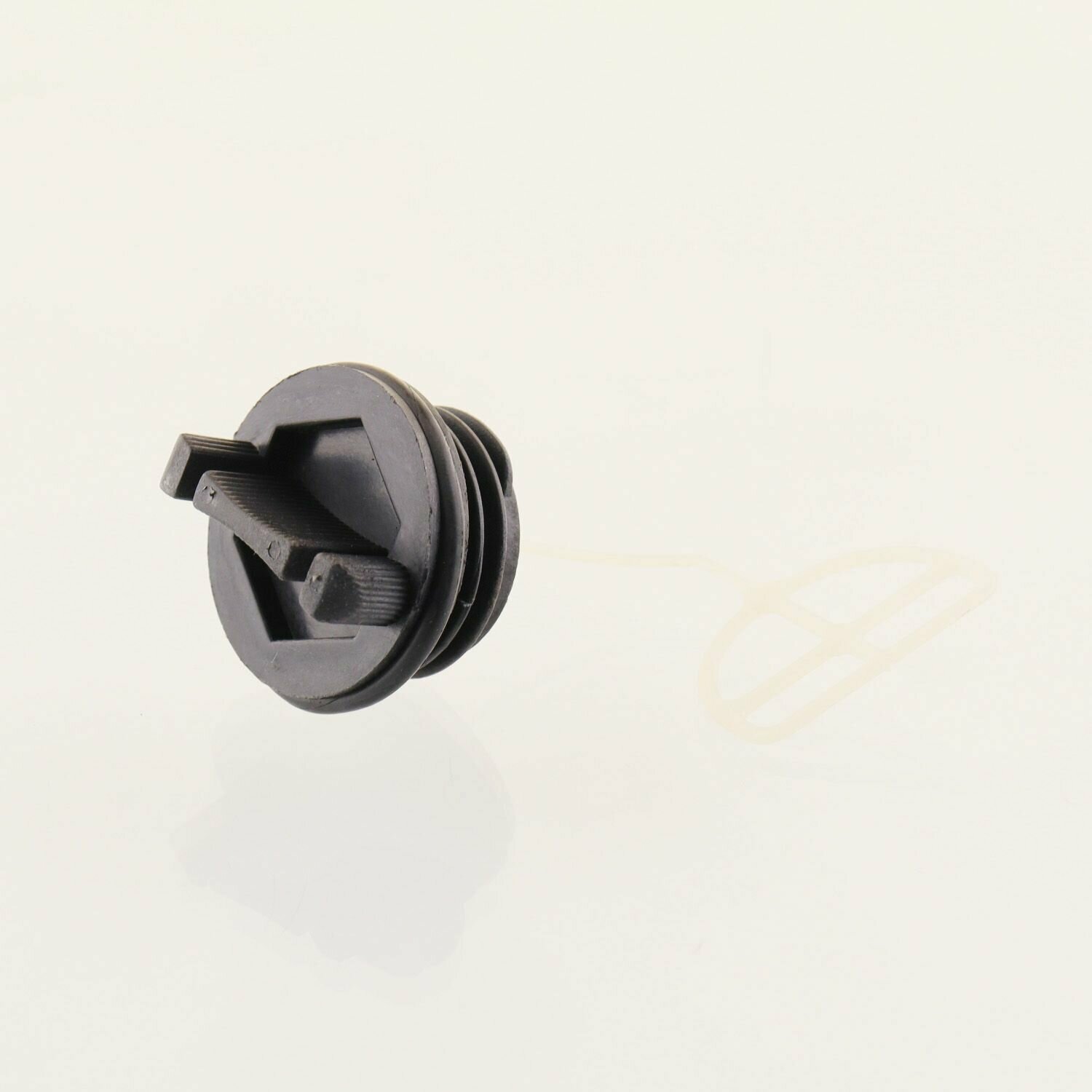 фото Крышка бака топливного бензопилы Husqvarna 137/142 "BRAIT"