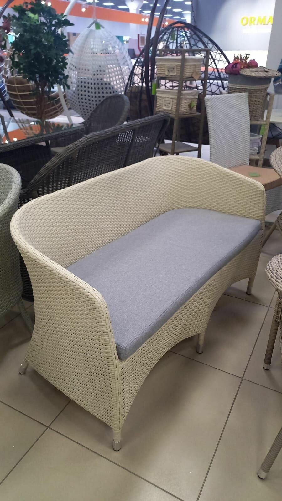 фото ДР: Диван прямой VERONA алюминий, 130х62х78 (айвори / Prima серый) (V 002)