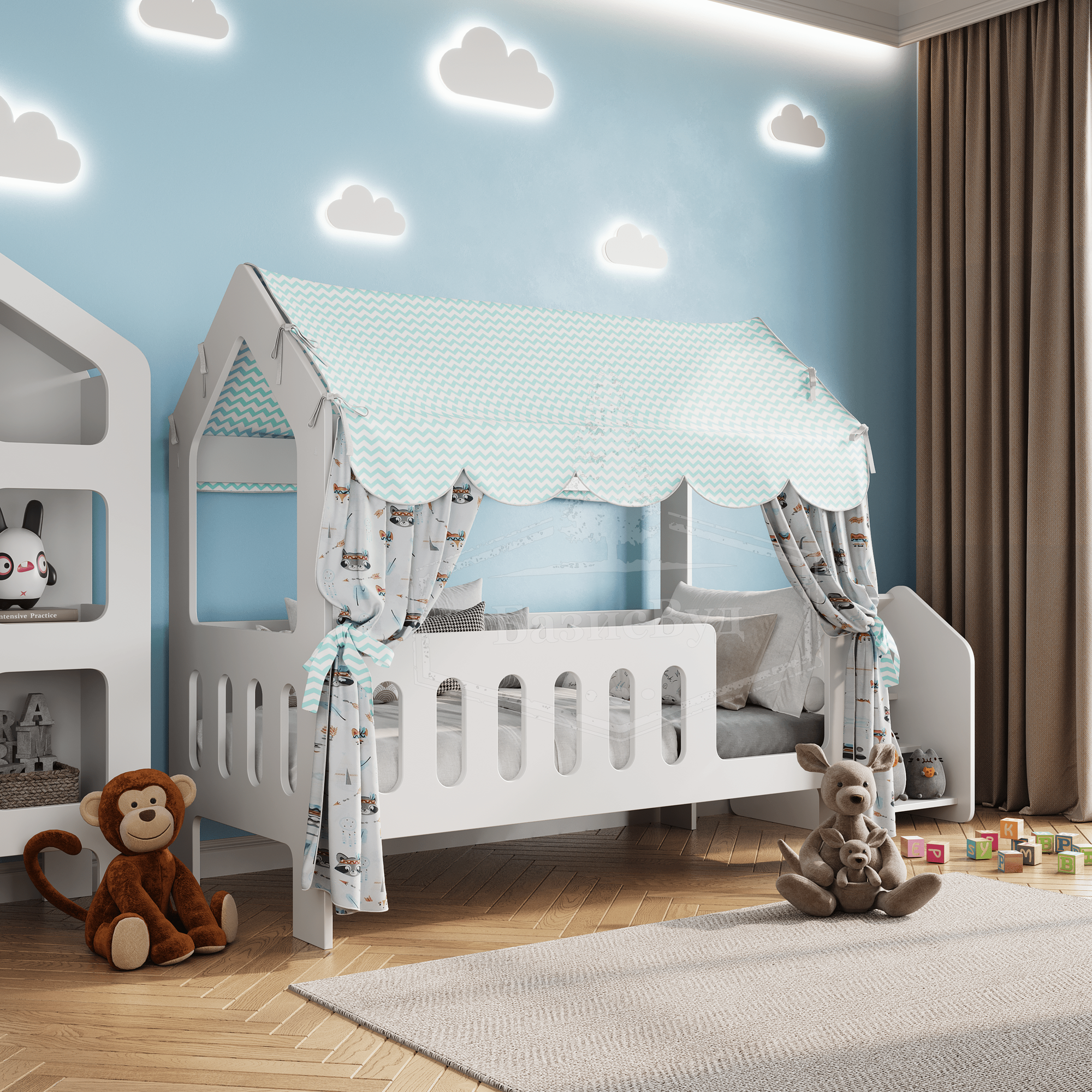 Кровать детская домик с текстилем (светлый, со зверятами, вход справа) "Классик"