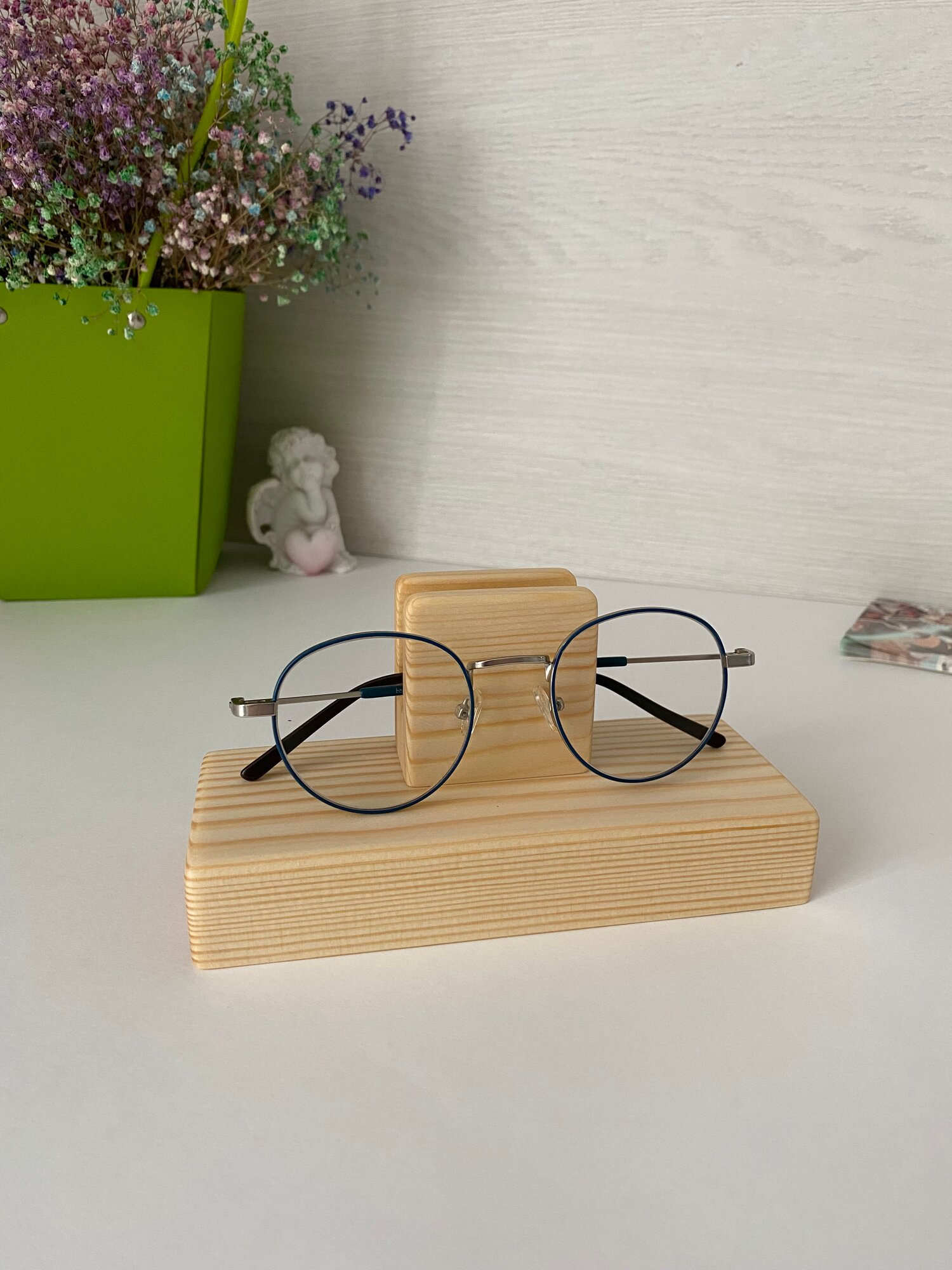 фото Подставка держатель для очков настольная деревянаая