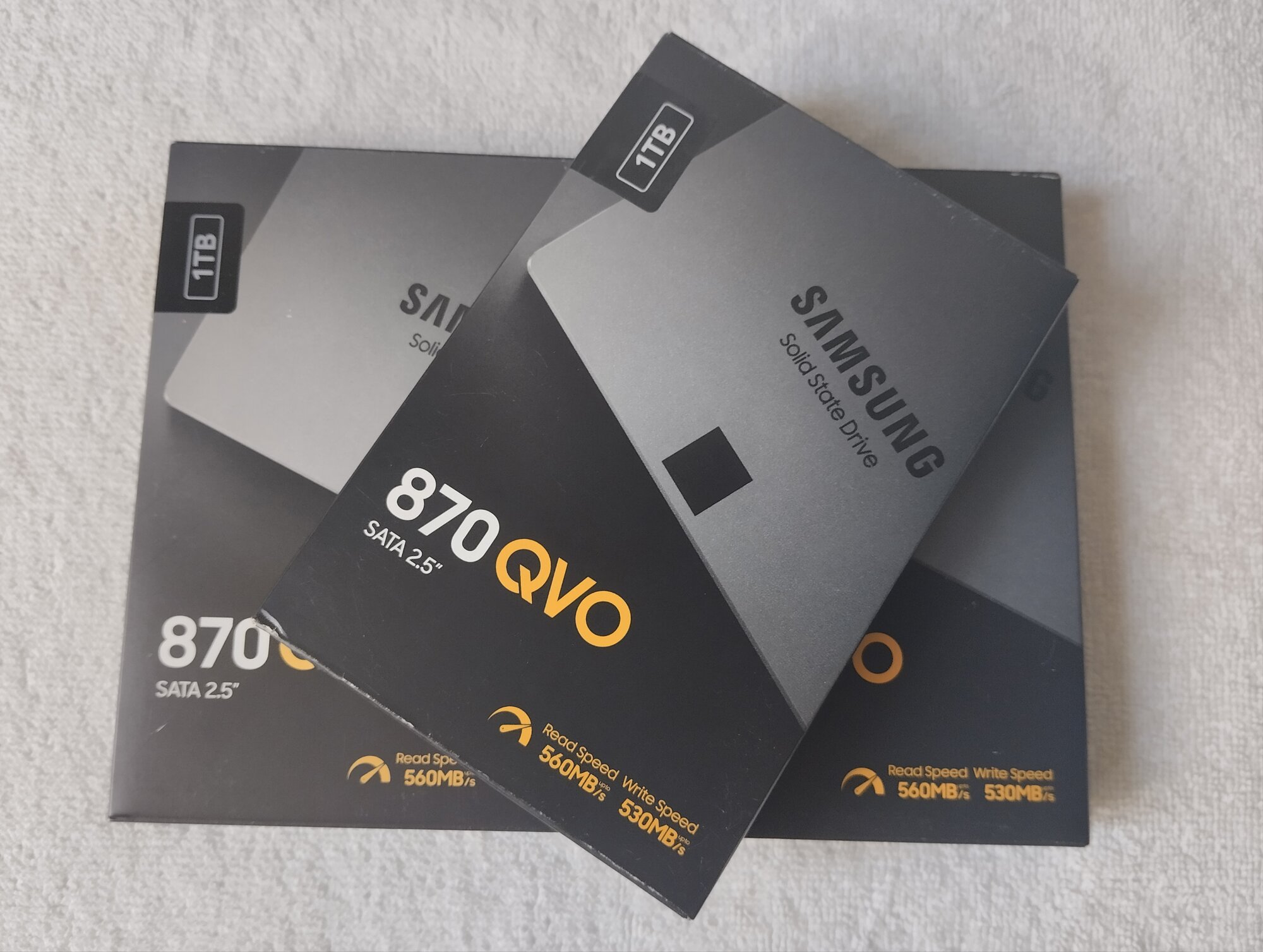 Твердотельный накопитель Samsung 870 QVO 1 ТБ SATA (MZ-77Q1T0BW).