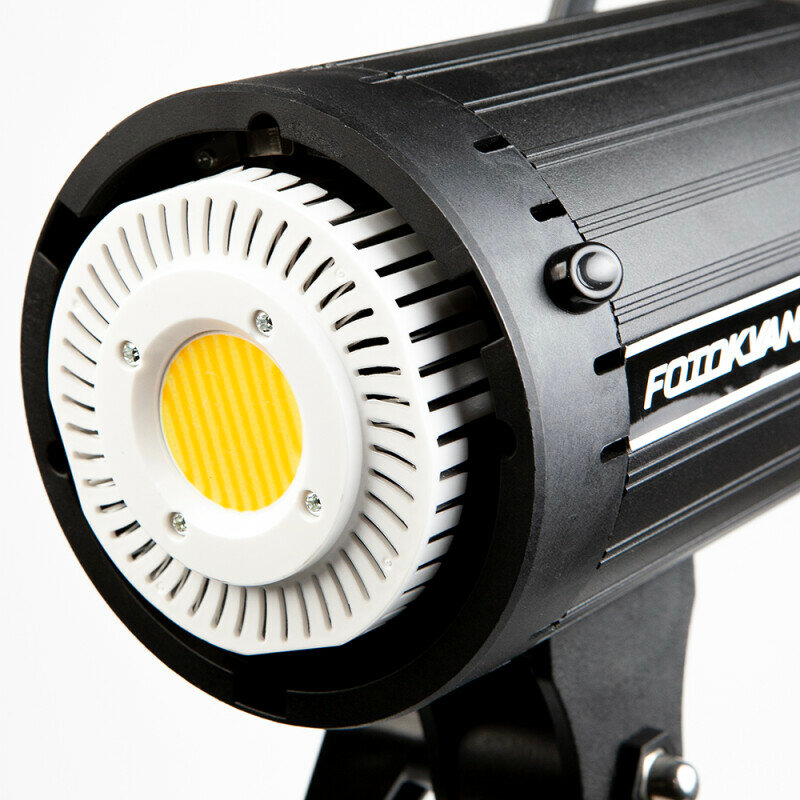 Светодиодный осветитель 100Вт 3200-5600К Fotokvant Fotokvant LED-150W