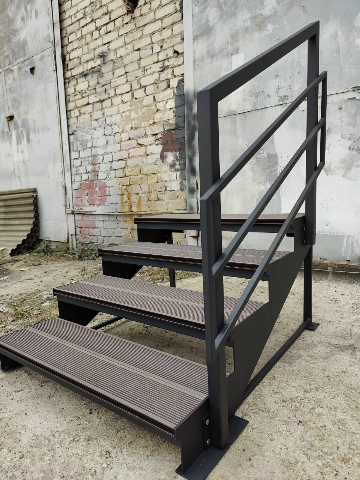 Ограждение для лестницы-крыльца 4 ступени , правое.