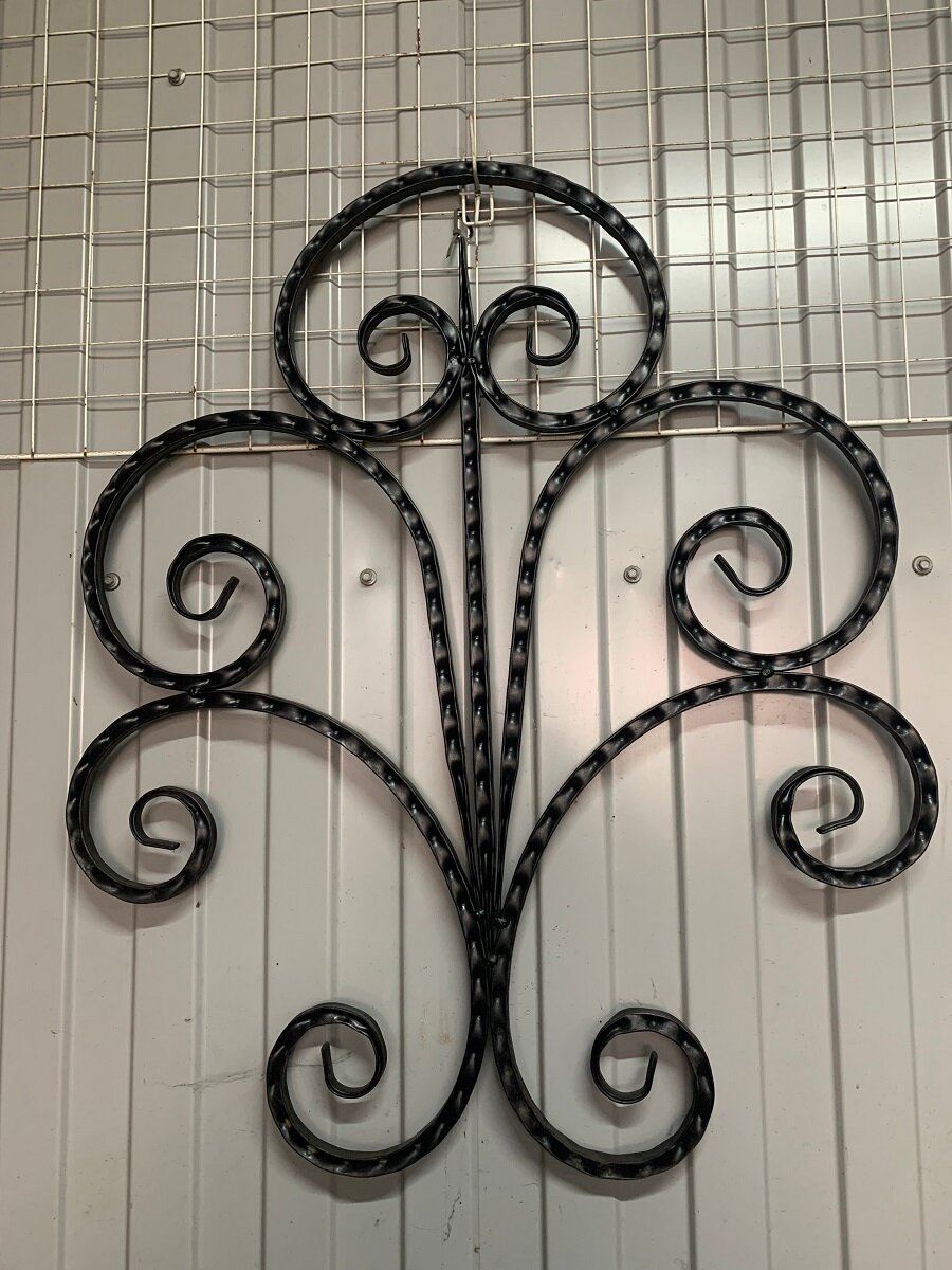 фото Кованый накладной узор "Фонтан" (из квадратной трубы 15х15 мм)(700х830 мм), вес- 3,31 кг, цвет- черный